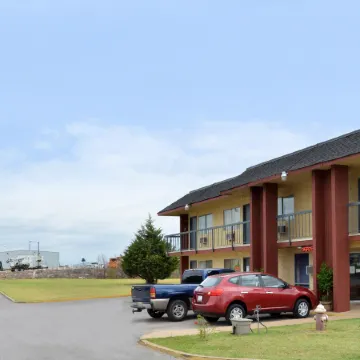 Castle Inn & Suites by OYO Chickasha