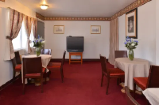 Castle Inn & Suites by OYO Chickasha Các khách sạn ở Chickasha