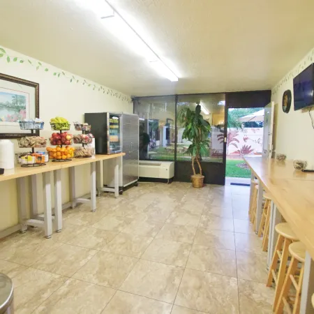 At Home Inn - Fort Pierce