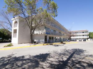 Motel 6 Roseville, MN - Minneapolis North