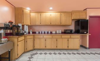 Castle Inn & Suites by OYO Lawton