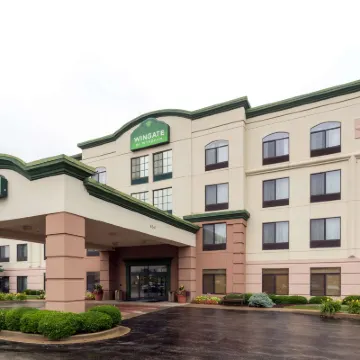 هوليداي إن إكسبرس آند سويتس إنديانابوليس نورث ويست باي آيتش جي Hotels near منتزه إيغل كريك