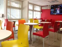 Première Classe Epinay Sur Orge Savigny Sur Orge - breakfast