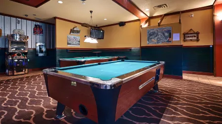 Invermere Inn Отели в г. Инвермир