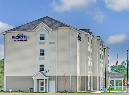 Microtel Inn & Suites by Wyndham Philadelphia Airport Ridley