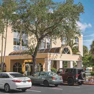 La Quinta Inn & Suites by Wyndham Fort Lauderdale Tamarac Hotel Exterior