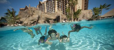 屋外プール アウラニ ディズニー リゾート&スパの写真