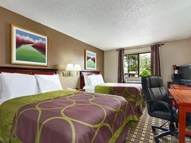 Super 8 by Wyndham Waycross GA