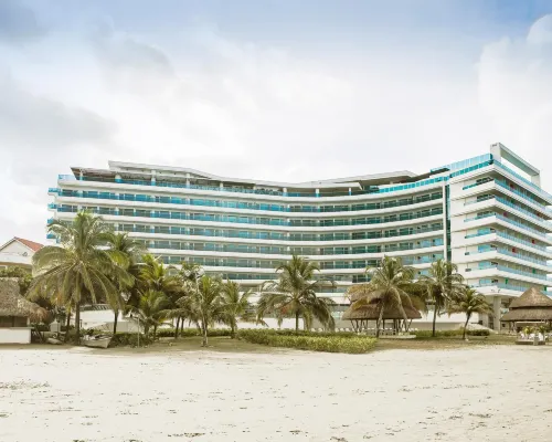 Las Americas Torre Del Mar Hotels near Crespo