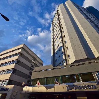 Metropolitan Hotel Hotels near Bograshov Beach