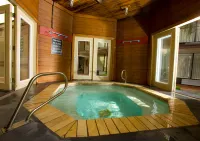Best Western Plus Westbank - Hot Tub