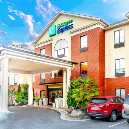Comfort Inn & Suites Canton Riverstone Area