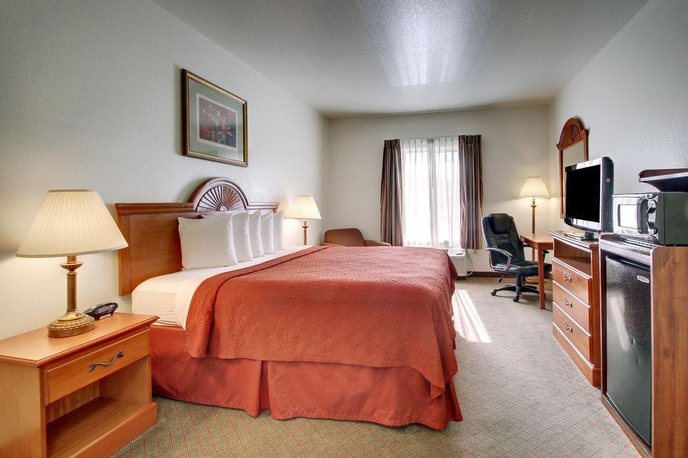 Quality Inn Junction City - Near Fort Riley