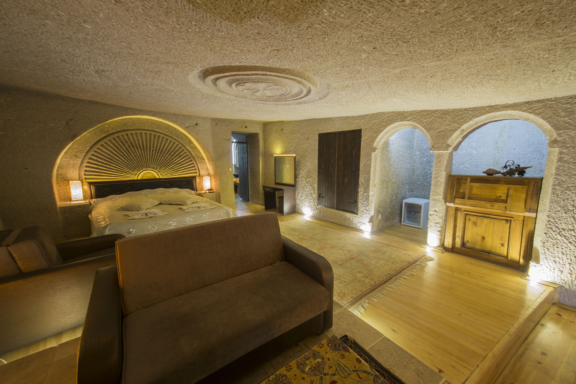 Roma Cave Suite