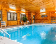 Comfort Inn Near Kokomo Speedway - Pools