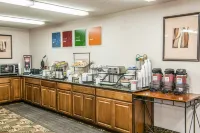 Quality Inn & Suites Lebanon I-65 - breakfast
