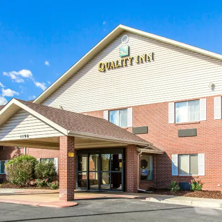 Quality Inn Louisville - Boulder Отели рядом с достопримечательностью «Стадион Folsom Field»