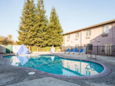 Quality Inn & Suites Fresno Northwest Hotels in Fresno