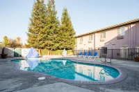 Quality Inn & Suites Fresno Northwest Hotels in Kerman