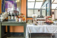 Super 8 by Wyndham Meadowlands Hotels in Carlstadt