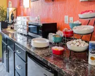 Red Lion Inn & Suites Olathe Kansas City - breakfast