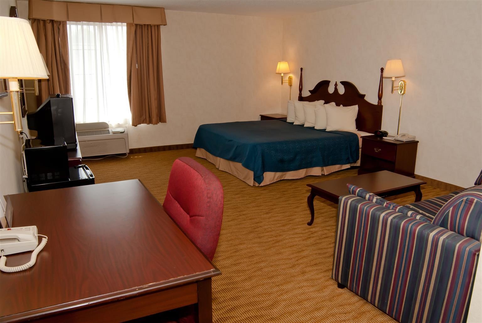 Countryside Inn and Suites