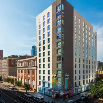 EVEN Hotel BROOKLYN by IHG Отели рядом с достопримечательностью «Союз Холл»