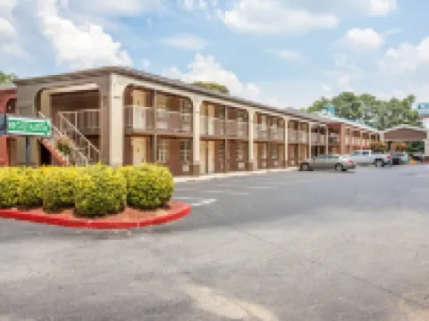 Quality Inn Atlanta Northeast I-85 Hotels in Chamblee