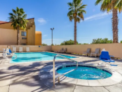 Quality Inn & Suites Vacaville Hotels in Vacaville