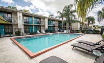 Quality Inn & Suites Orlando Airport