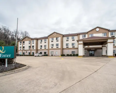 Quality Inn & Suites Caseyville - St. Louis Hotels in Caseyville