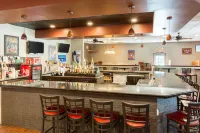 Quality Inn & Suites - bar