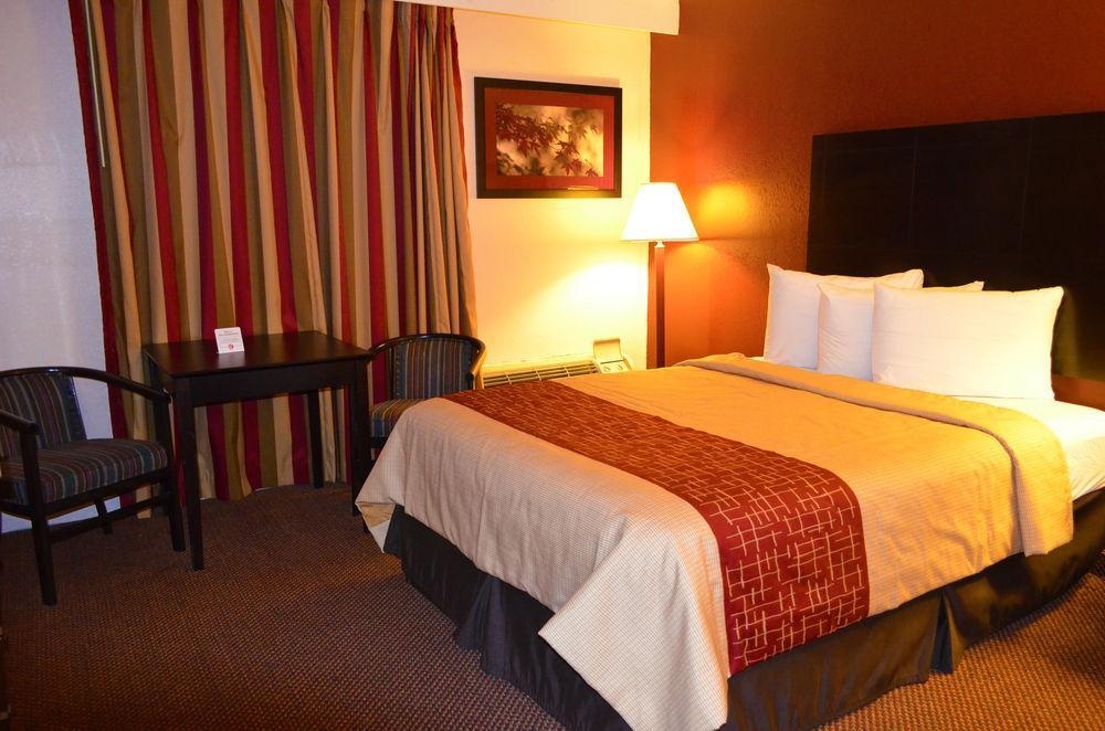 Red Roof Inn Lumberton