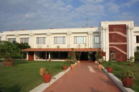 Chariot Beach Resort