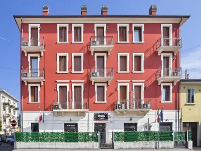 Verona Class ApartHotel "Residenze del Cuore" Hotels in Верона