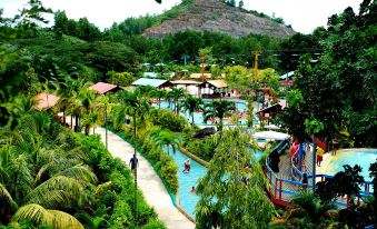 Bukit Merah Laketown Resort