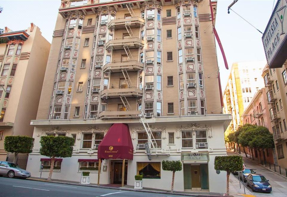 Executive Hotel Vintage Court