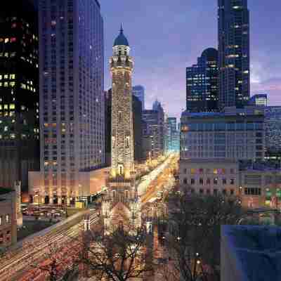 DoubleTree by Hilton Chicago Magnificent Mile Hotel Exterior
