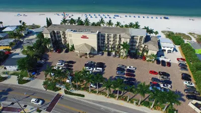 Best Western Plus Beach Resort フォートマイヤーズビーチのホテル