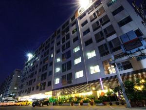 Centric Place Hotel