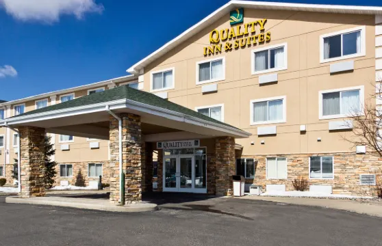 品質酒店及套房-威斯康星戴爾市中心-水上樂園區