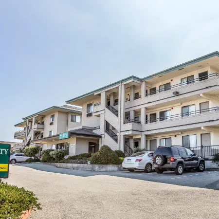 Country Inn & Suites by Radisson, Monterey Beachfront-Marina, CA