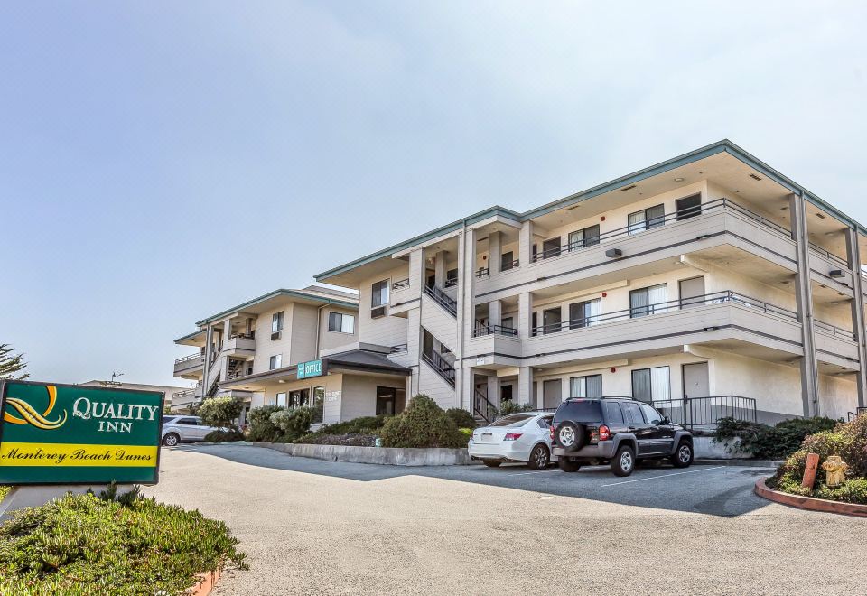 Country Inn u0026 Suites by Radisson, Monterey Beachfront-Marina, CA-Marina  Updated 2023 Room Price-Reviews u0026 Deals | Trip.com