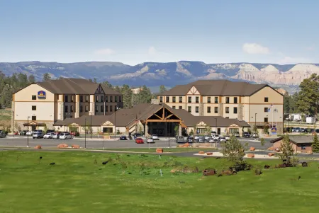 Best Western Plus Bryce Canyon Grand Hotel Отели рядом с достопримечательностью «Рабис Хорсбек Адвенчерс»