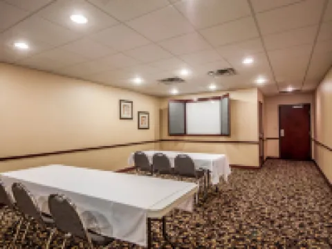 Sleep Inn & Suites Norman Near University Hotels in McClain County