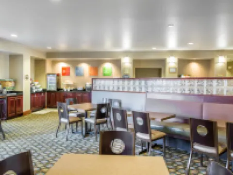 Comfort Suites McDonough Atlanta South Hotels in McDonough