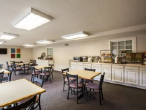 SureStay by Best Western Cherokee on the River スウェインのホテル