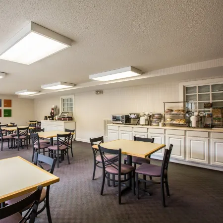 Rodeway Inn and Suites on the River