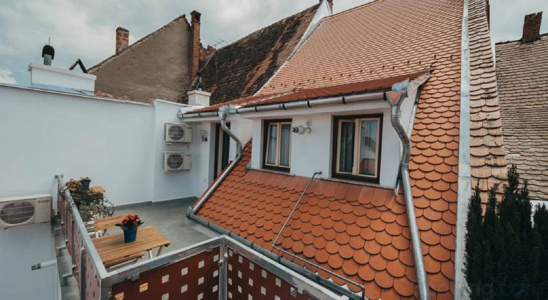 YellowBoot Aparthotel-Sibiu Updated 2022 Room Price-Reviews & Deals |  Trip.com