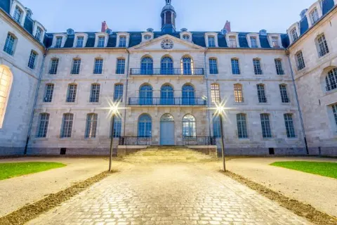 La Parenthèse Envoutée